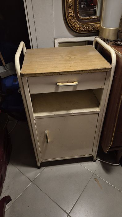 Par de mesinhas de cabeceira vintage