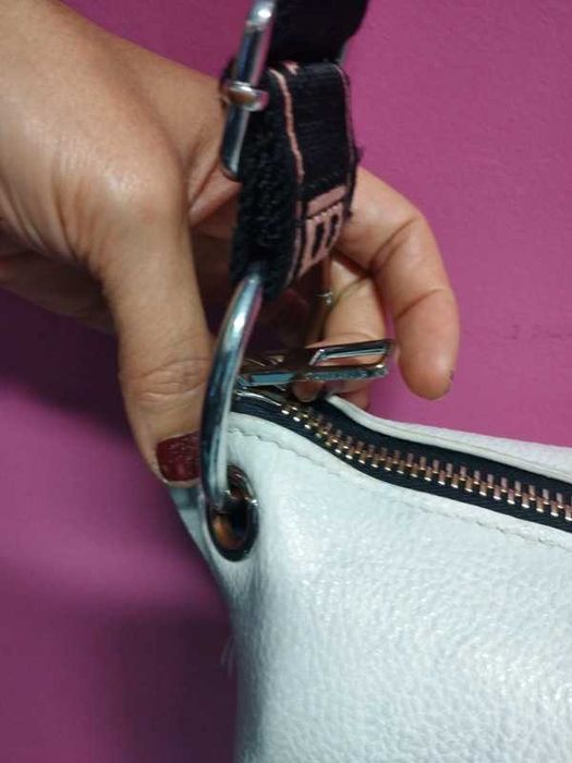 Mala 100% pele marca Bimba Y Lola