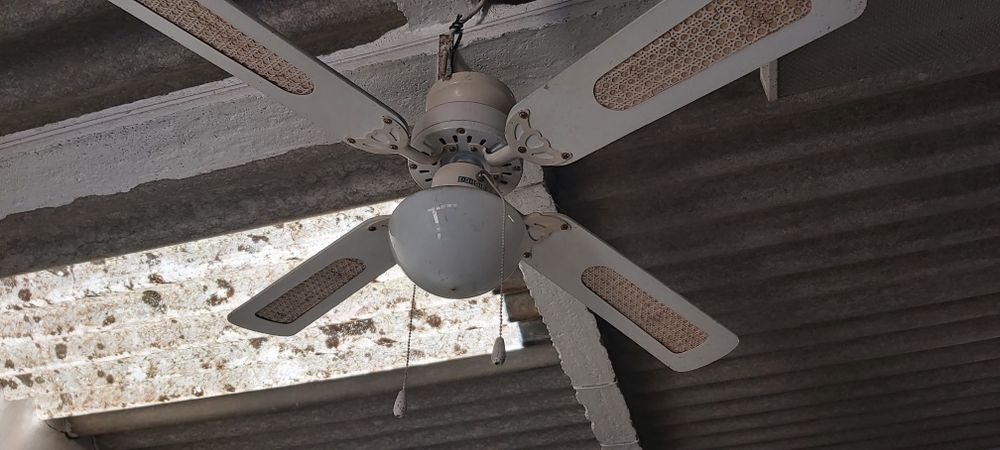 Candeeiro com ventoinha vintage