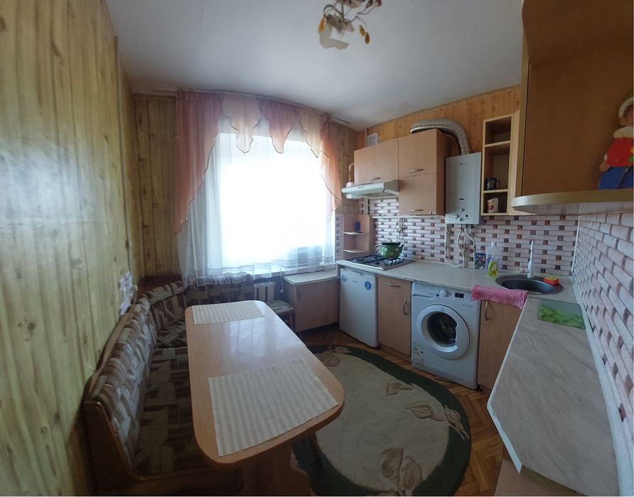 Продаю 1 кк центр свою