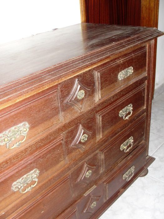 Comoda em madeira para recuperar