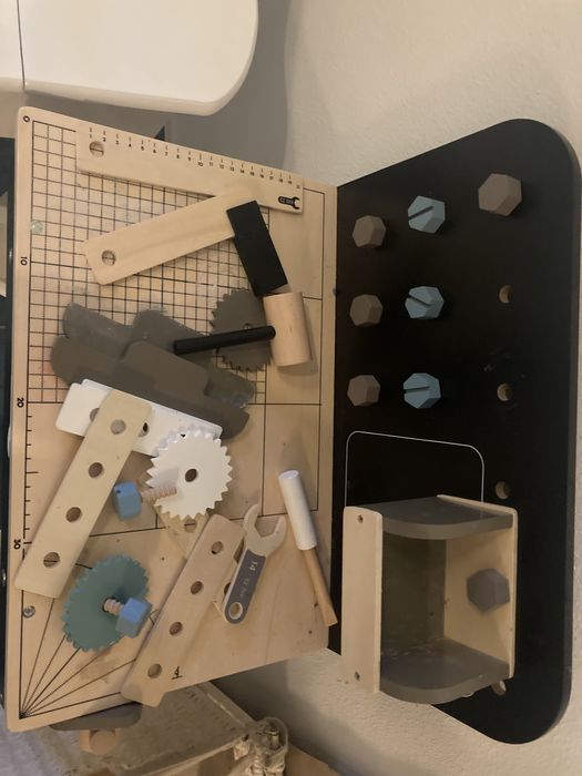 Bancada de bricolagem em madeira brincar