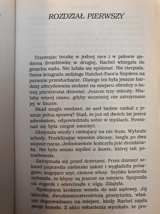 Z nakazem sądu - Nora Roberts
