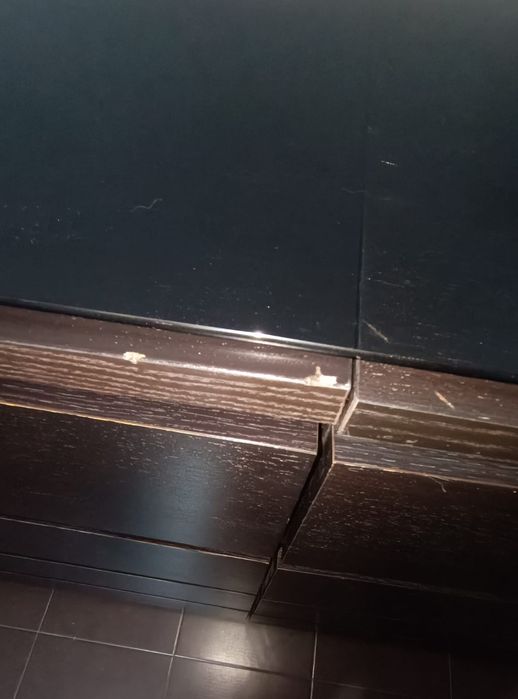 Cómodas malm ikea e vidro no topo