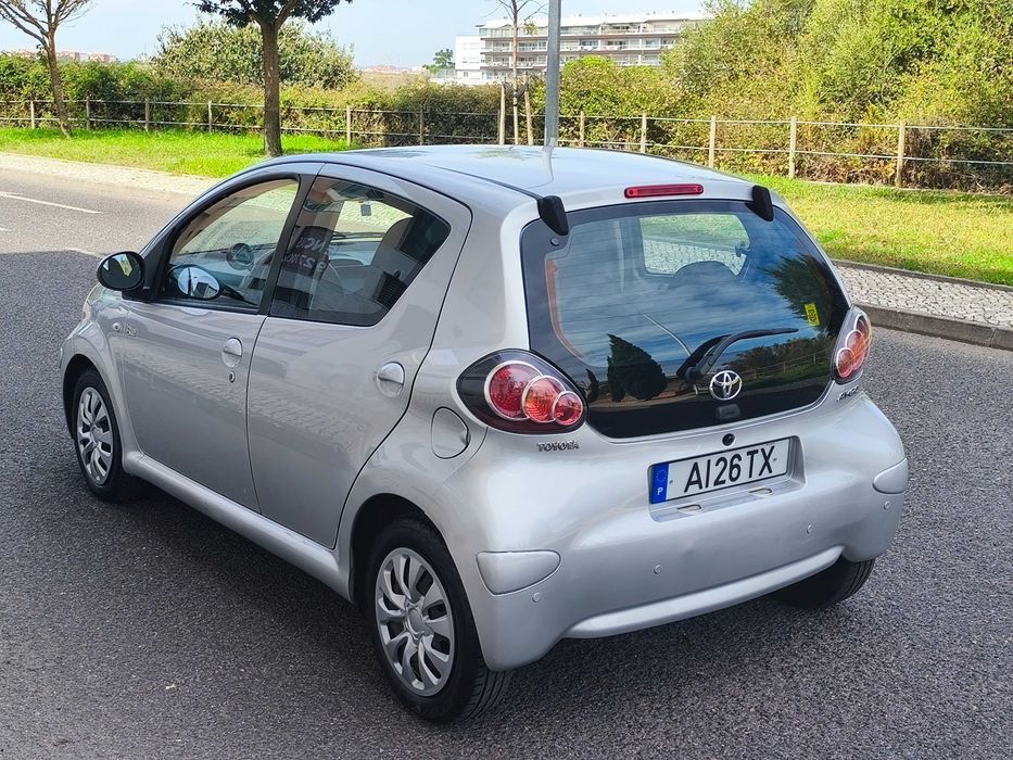 Toyota Aygo 1.0i Automático 2010