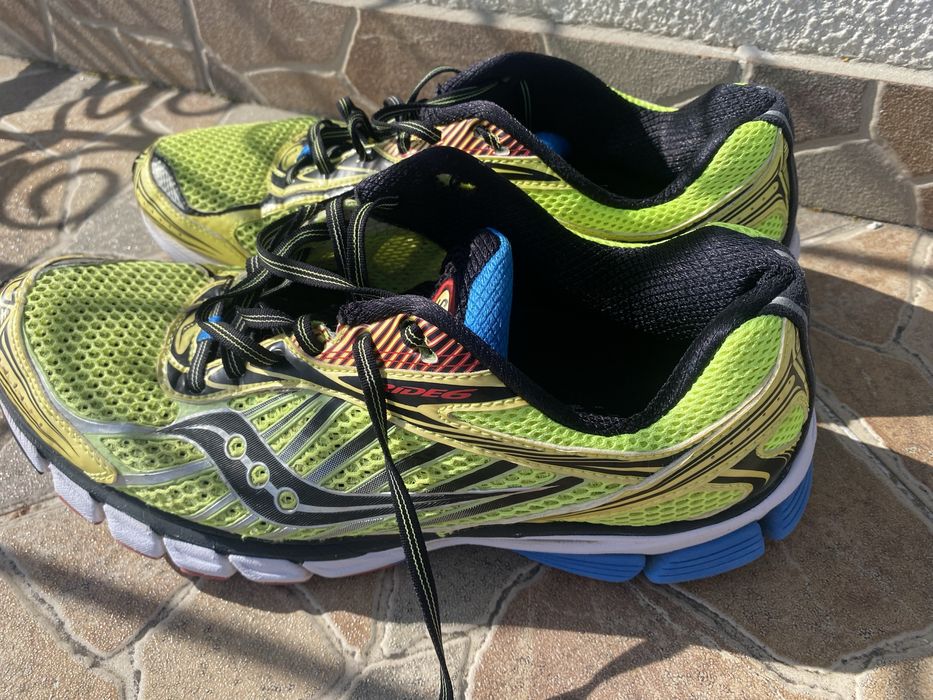 Соловічі кросівки в хорошому стані