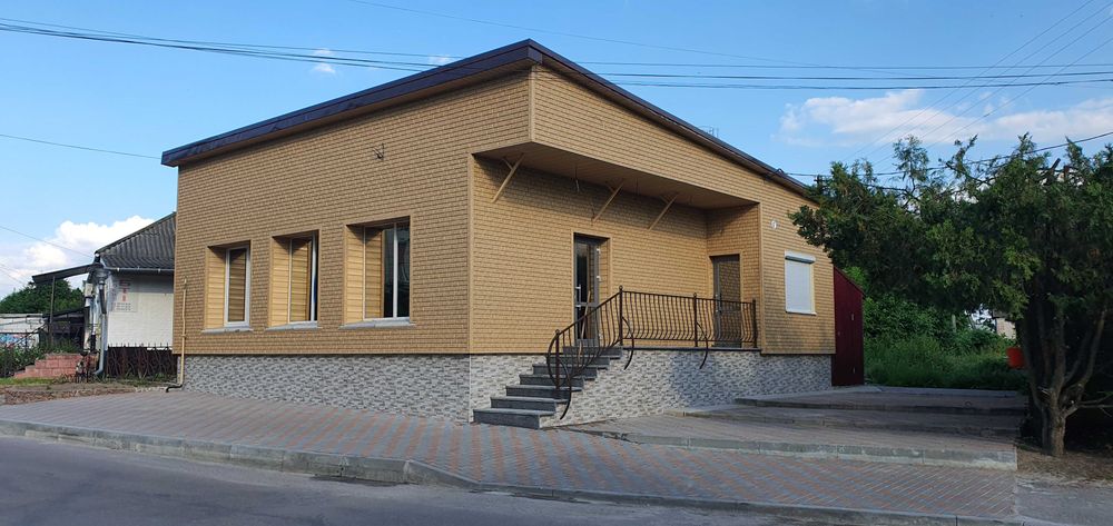 Здам в оренду приміщення в самому центрі селища