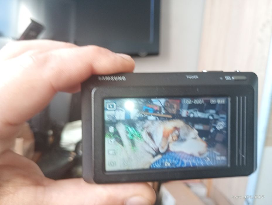 Aparat cyfrowy Samsung nie w pełni sprawny z funkcją selfie