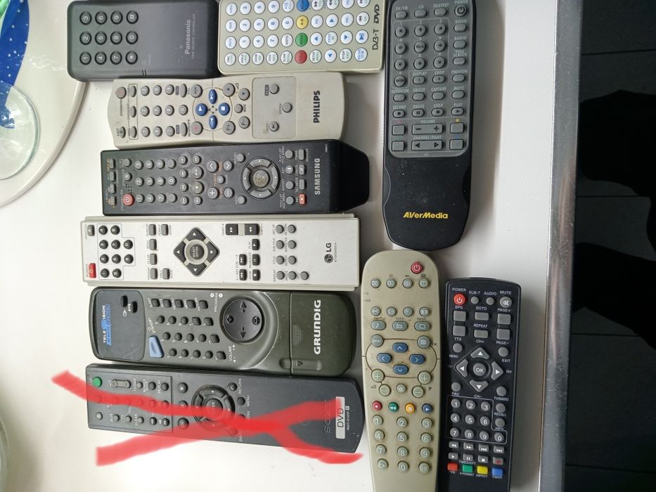 Пульты управления ТВ CD и другие цена за все