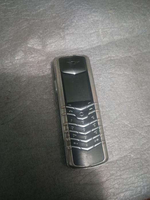 Продам телефон vertu 2007 года