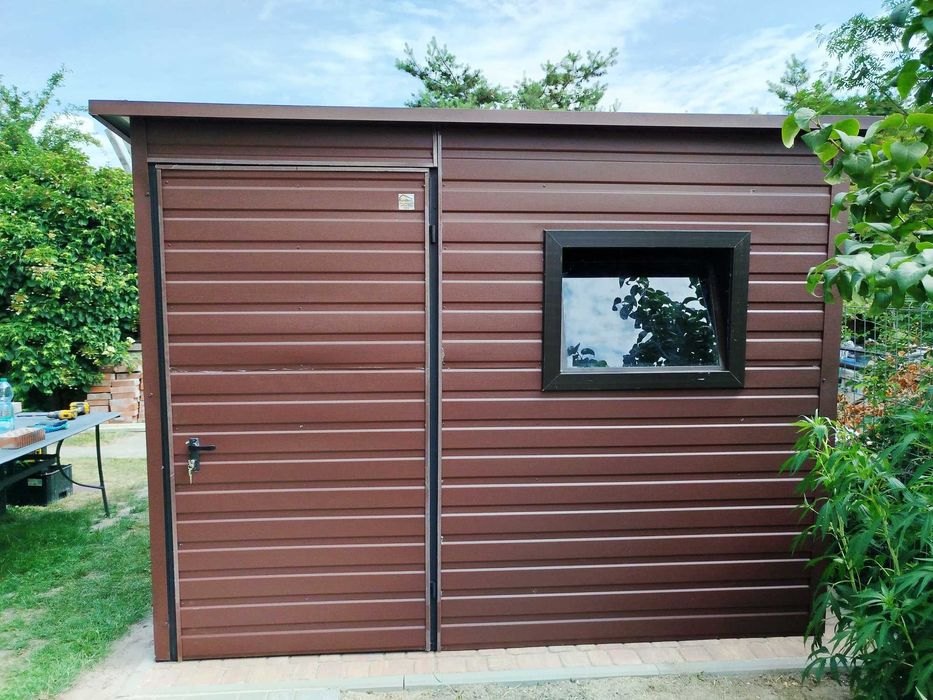 Drewnopodobny Domek do Ogrodu z Wiatą