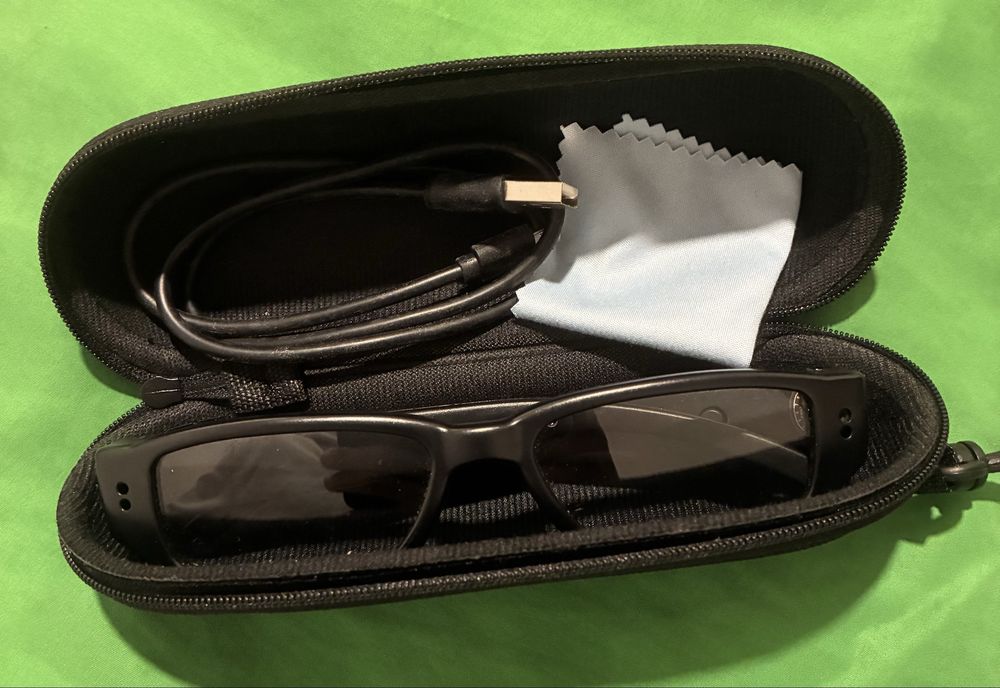 Oculos espiao semi novo