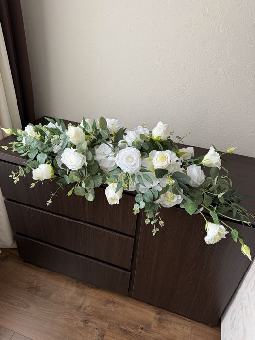 Композиції з штучних квітів/Весільна арка/Екібана/Декор весілля/фасаду