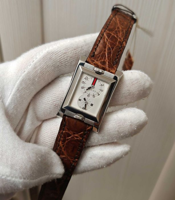 Чоловічий годинник Gucci YA111304 G-Frame Dual Time Swiss made