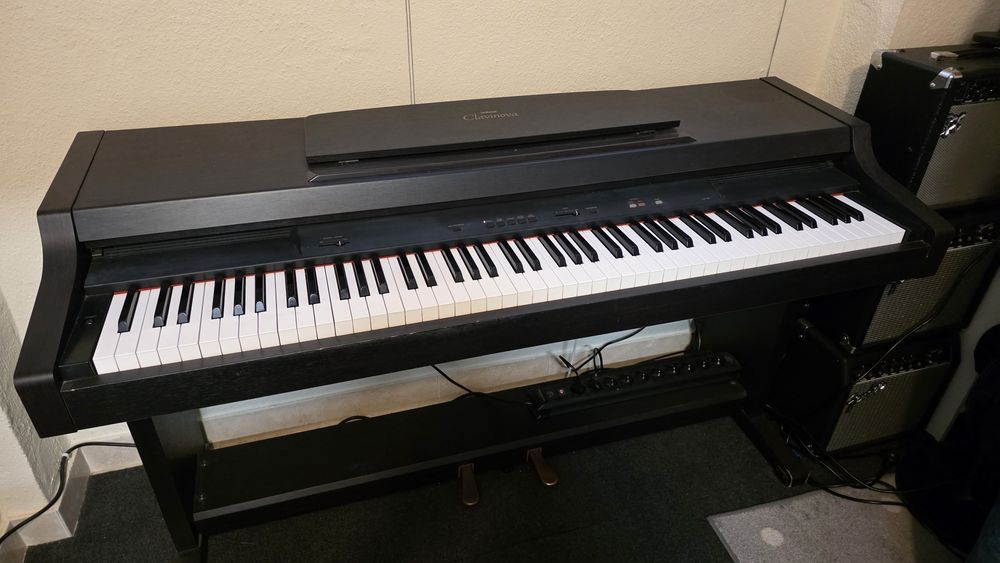 Piano digital - Yamaha Clavinova CLP-311