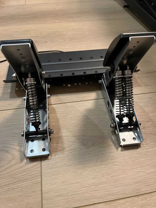 Pedały Fanatec CSL z dodatkowymi dumper'ami