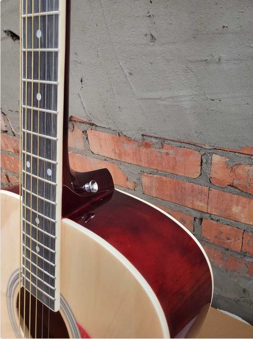 акустическая полноразмерная гитара 4/4 натуральный цвет