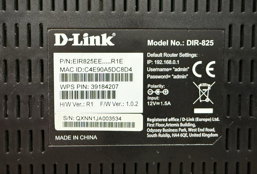 Router d-link DIR-825