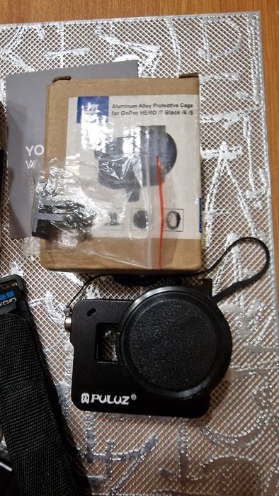 Екшн - камера GoPro Hero 5  отличное состояние , аксессуары.