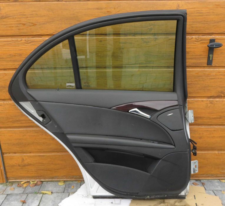 MERCEDES E-KLASA W211 Drzwi Tylne Lewe Lewy Tył Kompletne Sedan