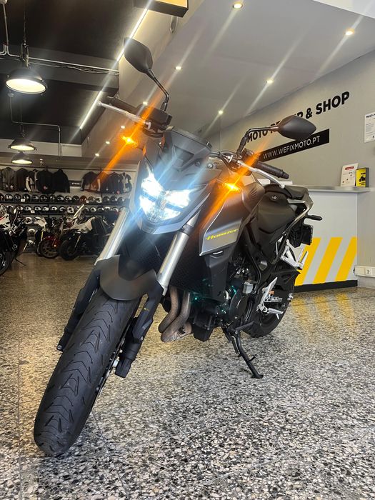 Honda CB 750 Hornet de 2023, Irrepreensível com 11698 Kms. Garantia