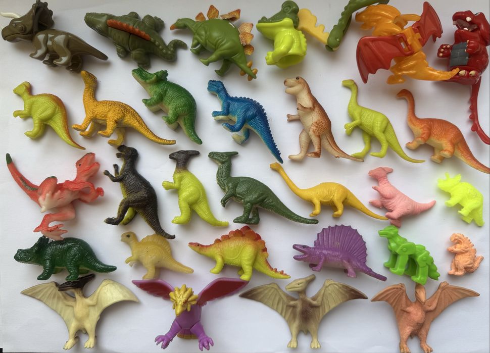 Киндер сюрприз бегемотики лягушки гномы Варус Поттер инфинимикс Марвел