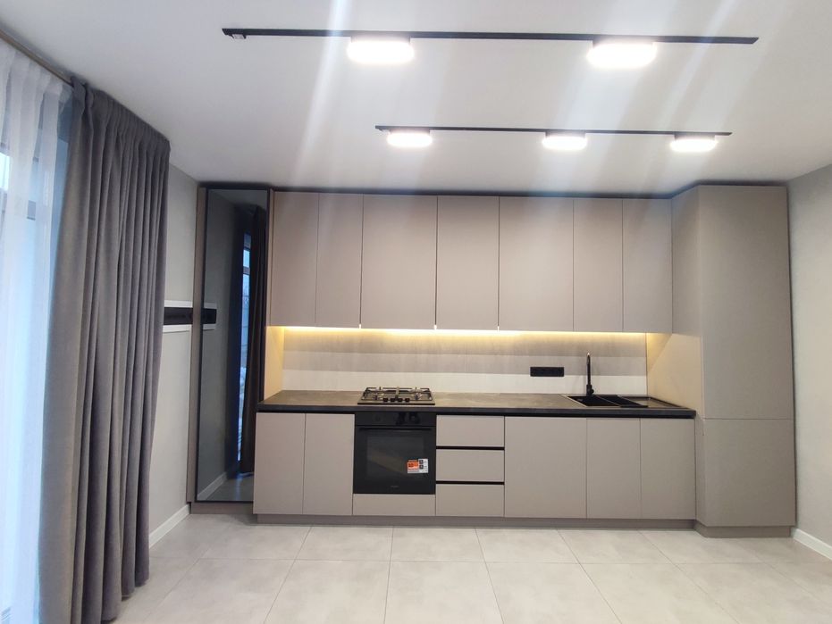 Продаж сучасного таунхаусу