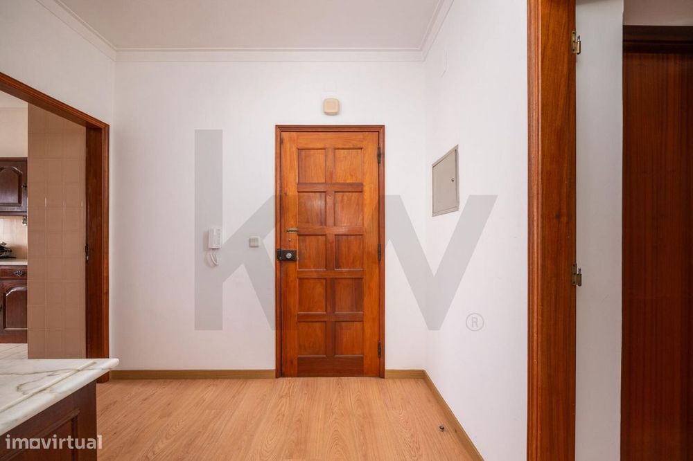 Apartamento T9 em Dúplex com garagem e duas entradas independentes | R