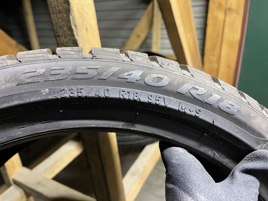 Шини зима 235/40R18 PIRELLI Sottozero3 8мм 4шт як нові