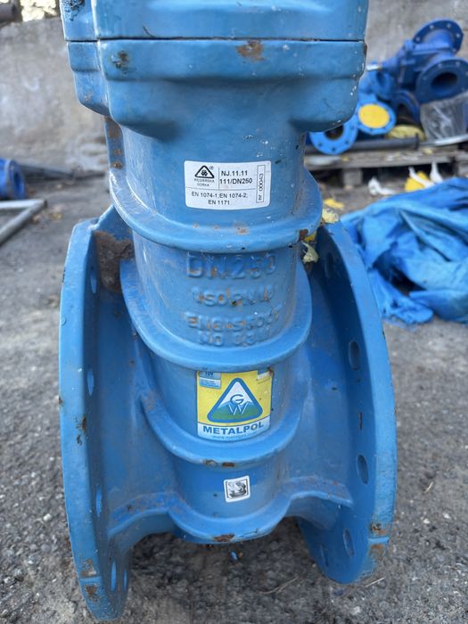 Zasuwa kolnierzowa klinowa zawor dn 250