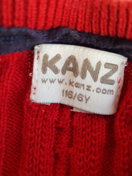 Elegancki, czerwony sweterek zapinany. 100% bawełna