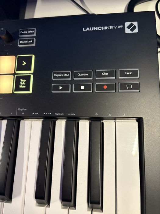 Novation Launchkey 25 MIDI Controler