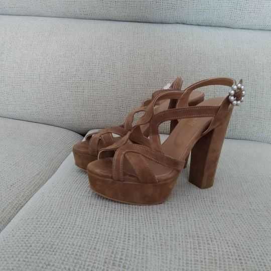 Sandálias de Salto Alto