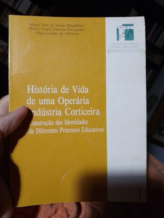 A cortiça-Manuel Alves de Oliveira -Leonel de Oliveira 1 edição -Com  caixa de cortiça- Amorim- 10E - Planta Salsa-5E Desde 2E