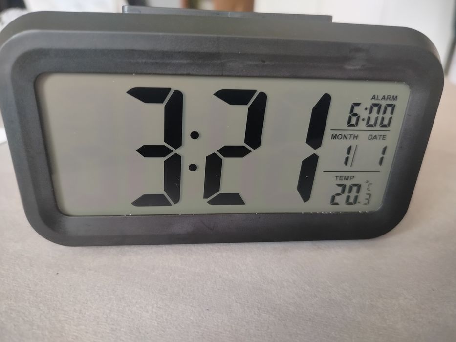 Budzik zegarek cyfrowy LCD nowy