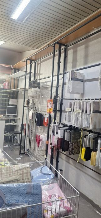Prateleiras de arrumação e organização