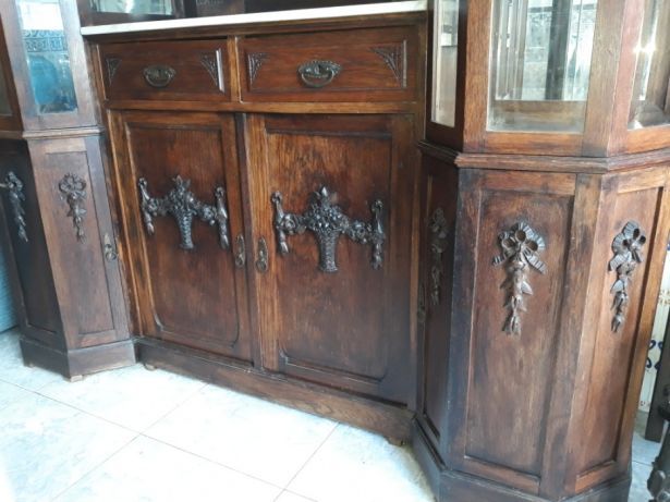 2x Moveis Vintage c/entalhes c Aparador
