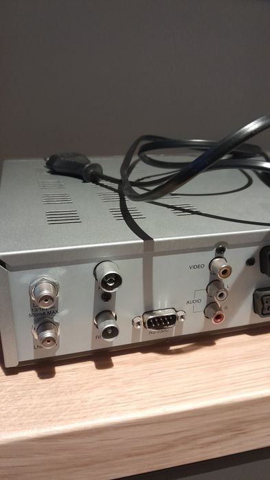 Tuner satelitarny Ferguson AF 8018 UCI
