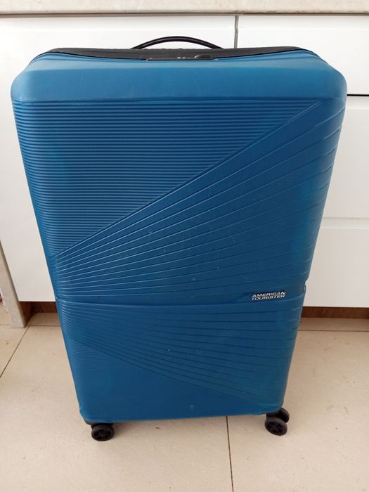 Duża walizka American traveller