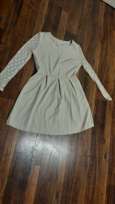 Сукня з рукавами