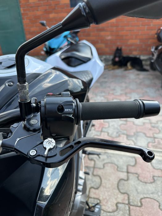 Kawasaki z800 офіціал