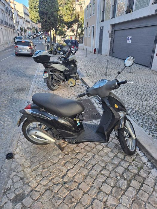 Piaggio Liberty 125 (2010, 45.000 km) — vendido apenas para peças