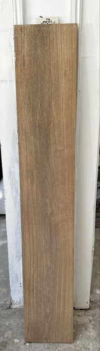 Pavimento porcelanato vidrado efeito madeira