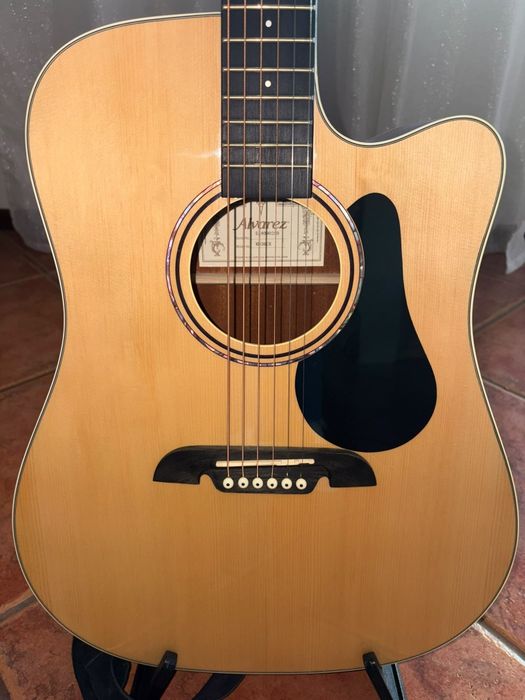 Guitarra Alvarez rd26ce