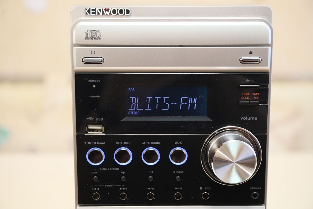 Kenwood  RXD - M505 USB  , CD mp 3 , FM раио