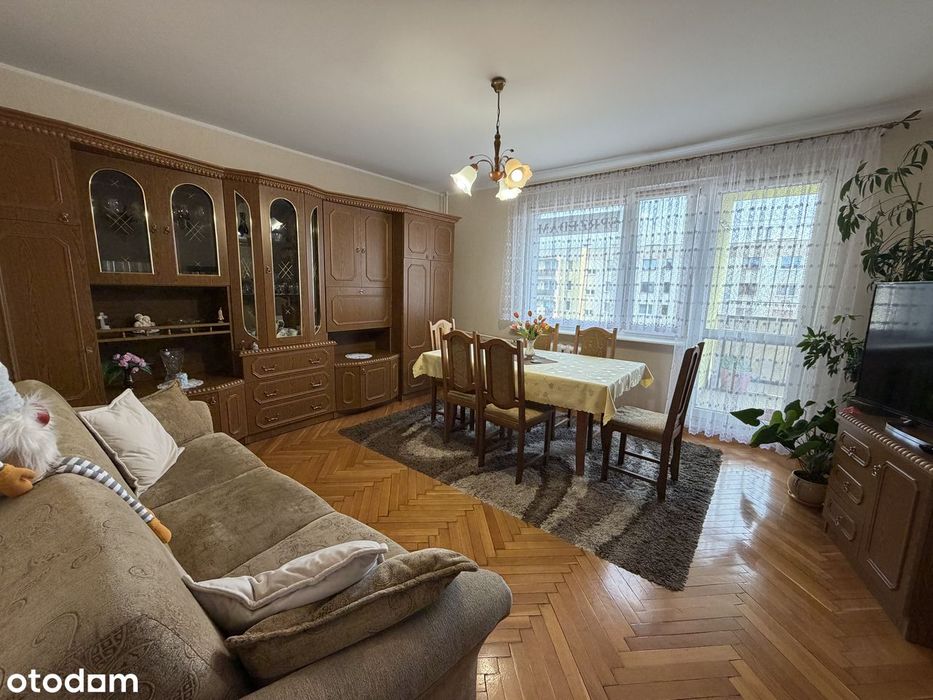 Przestronny lokal mieszkalny, duży balkon, stan bardzo dobry!
