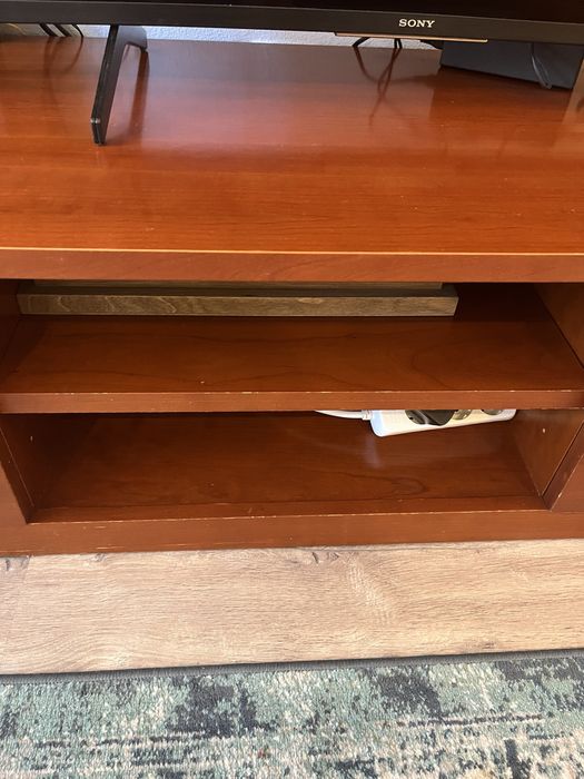 Movel de televisao em cerejeira