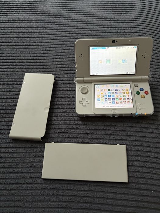 New nintendo 3ds 4gb