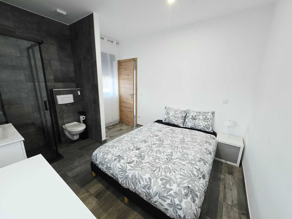Quarto mobilado com WC privativo I SÃO FELIX DA MARINHA I 550 € TUDO INCLUÍDO