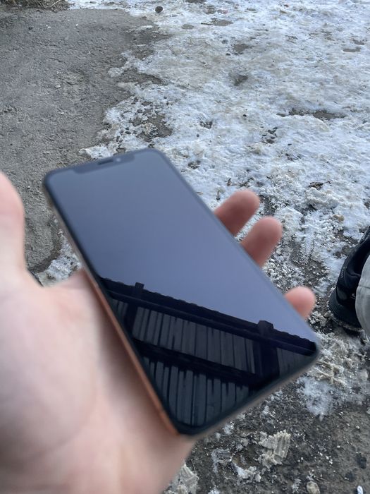 Заблокований айфон xs 256